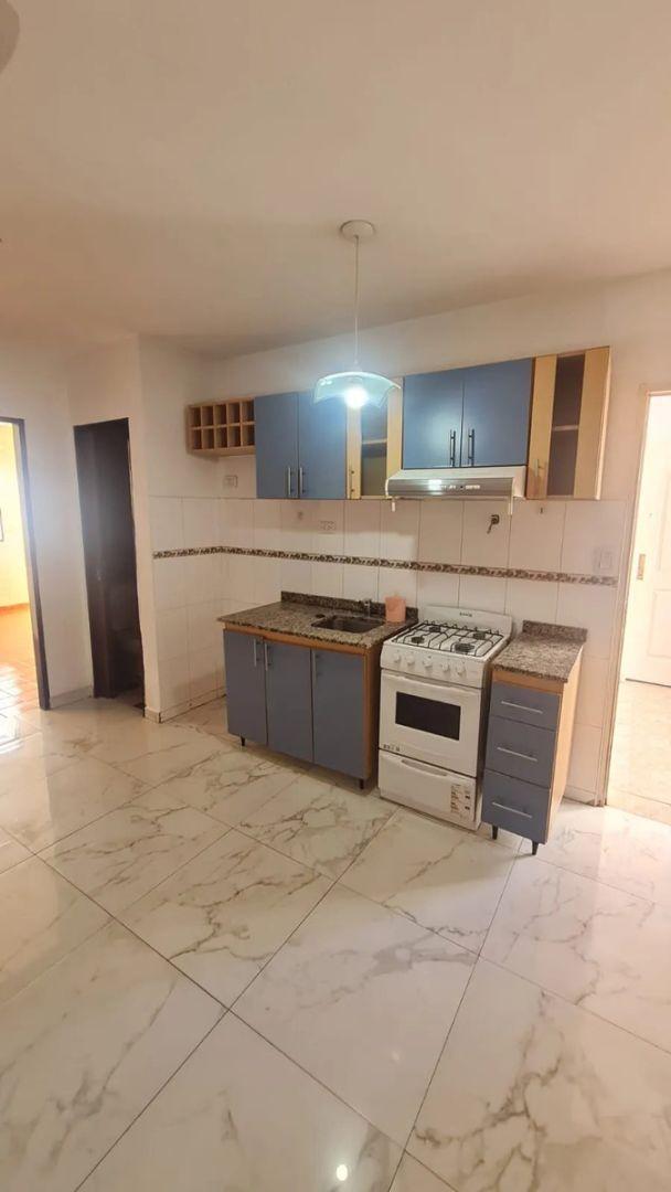 Foto de Departamento En Alquiler En Villa Luzuriaga, imagen 5