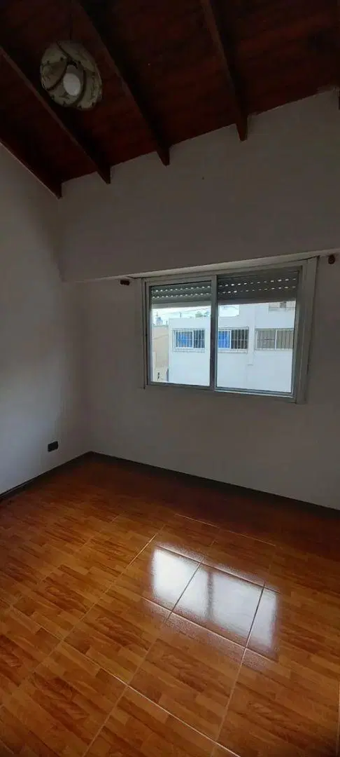 Duplex 3 Ambientes Con Cochera Y Patio, Sin Expensas. Excelente Estado 3
