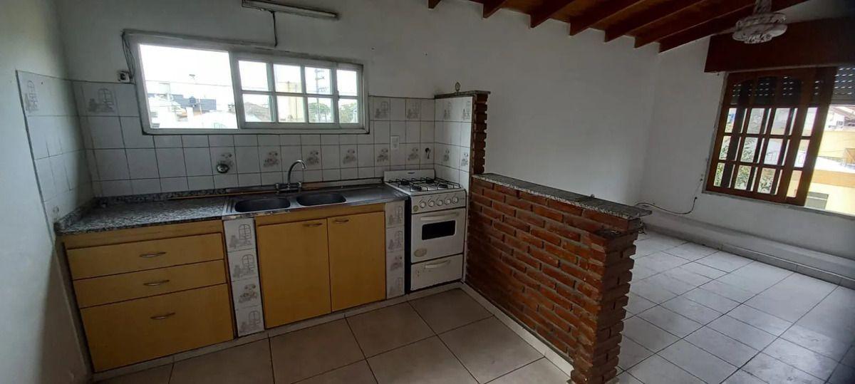 Foto de Departamento 2 Ambientes En 1º Piso Al Frente Con Patio. Sin Expensas, imagen 5