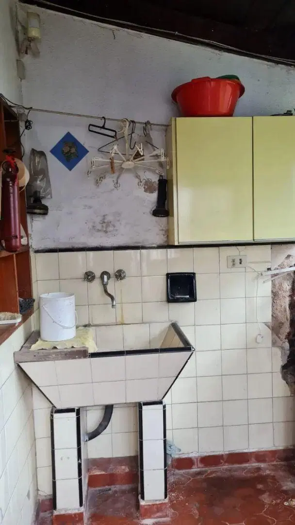 Casa En Venta En Villa Luzuriaga Con Jardín Y Cochera 4
