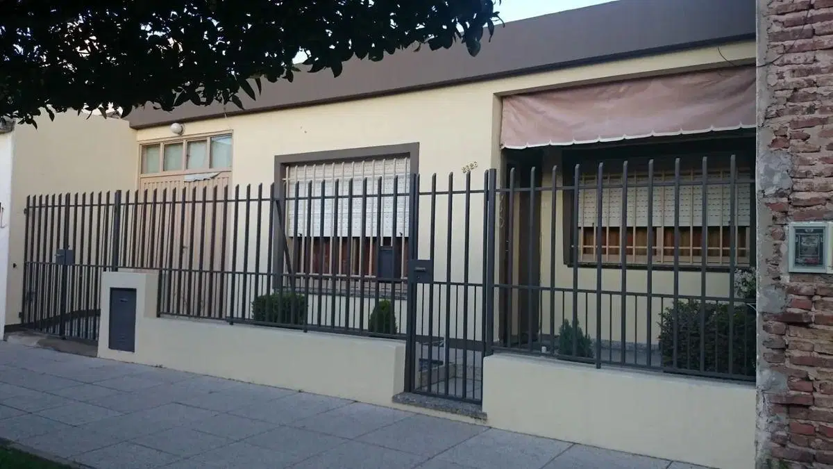 Casa En Venta En Villa Luzuriaga 4