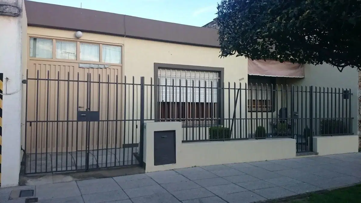 Casa En Venta En Villa Luzuriaga 2