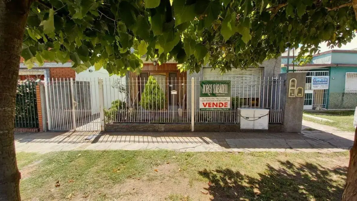 Casa En Venta En Villa Luzuriaga 4