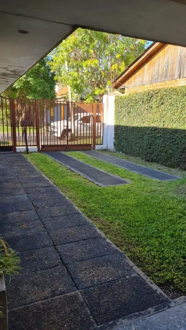 Casa En Venta En Villa Luzuriaga 5