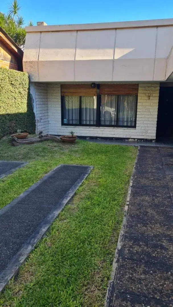 Casa En Venta En Villa Luzuriaga 4
