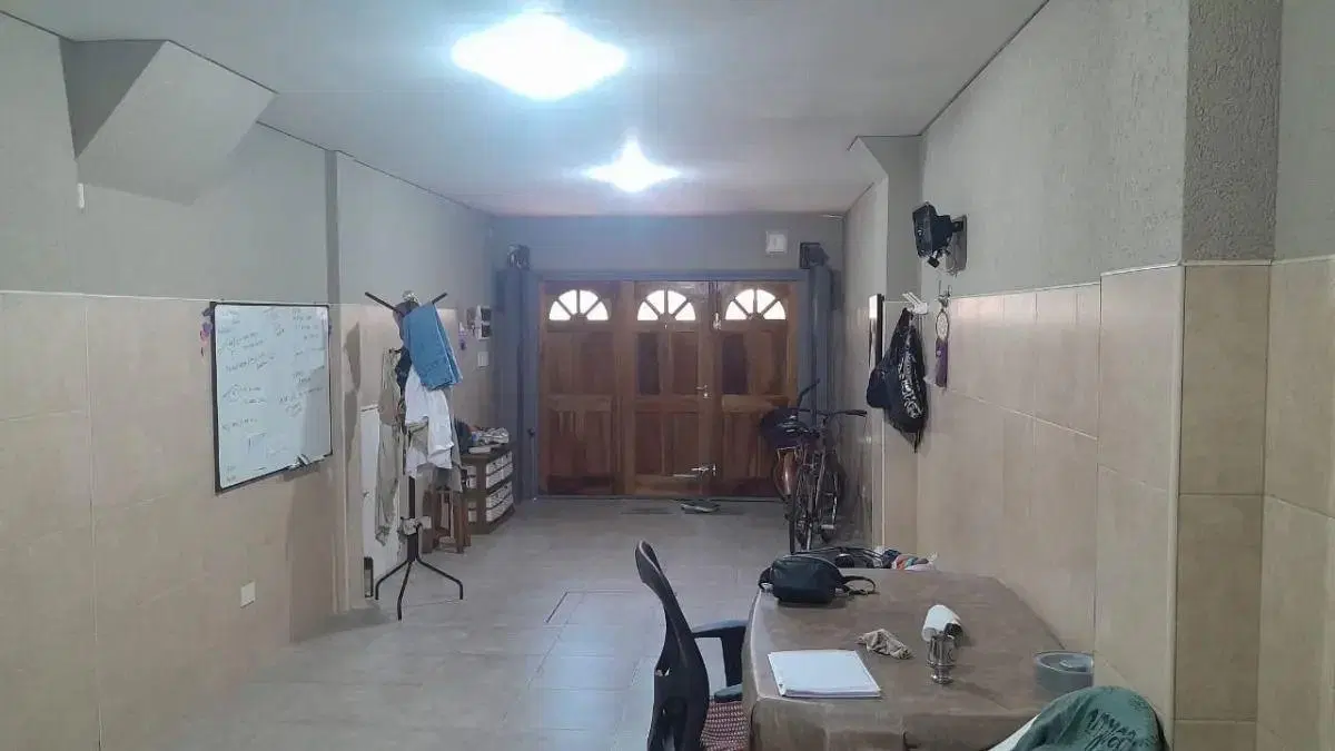 Casa En Venta En Villa Luzuriaga Con Jardín Y Cochera 5