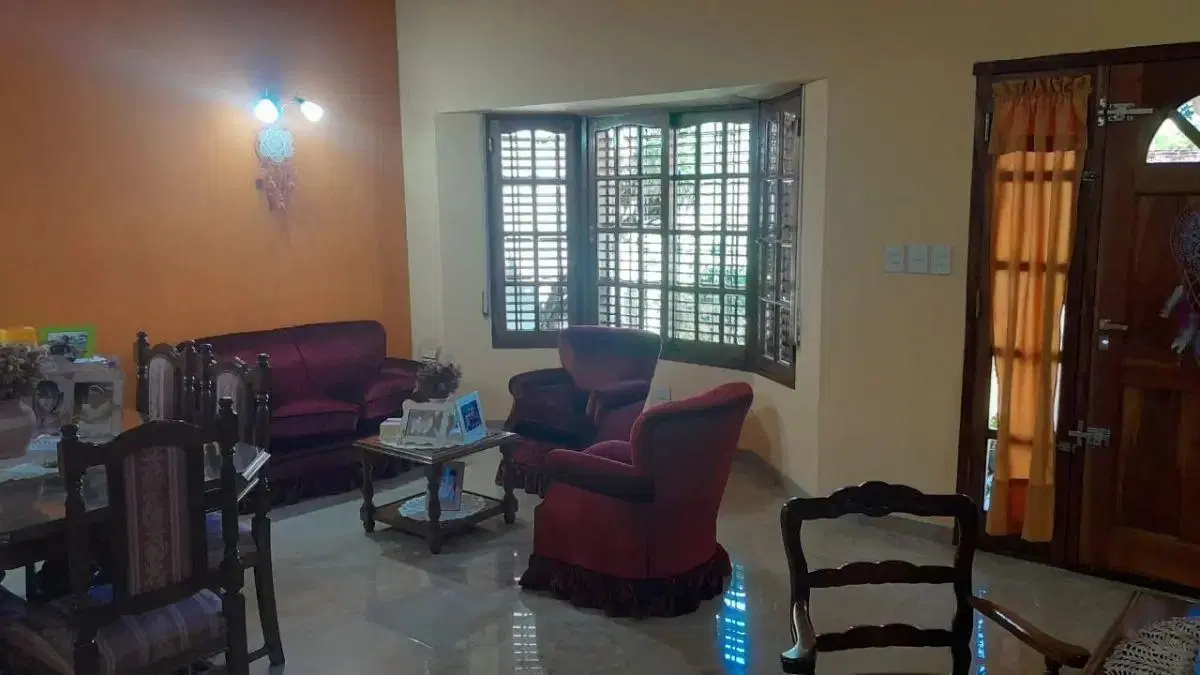 Casa En Venta En Villa Luzuriaga Con Jardín Y Cochera 2