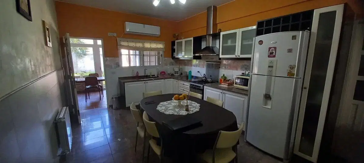 Casa 4 Amb. S/lote 10 X 28 A Nuevo 4