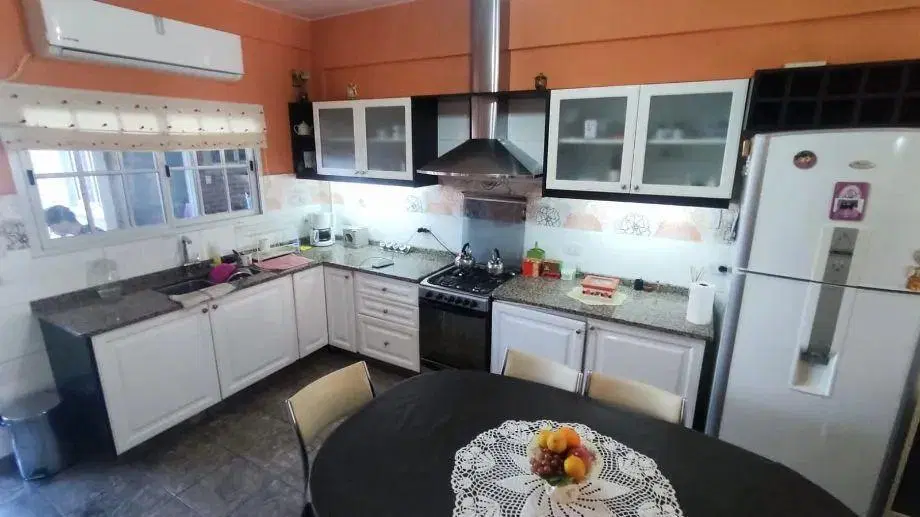 Casa 4 Amb. S/lote 10 X 28 A Nuevo 2