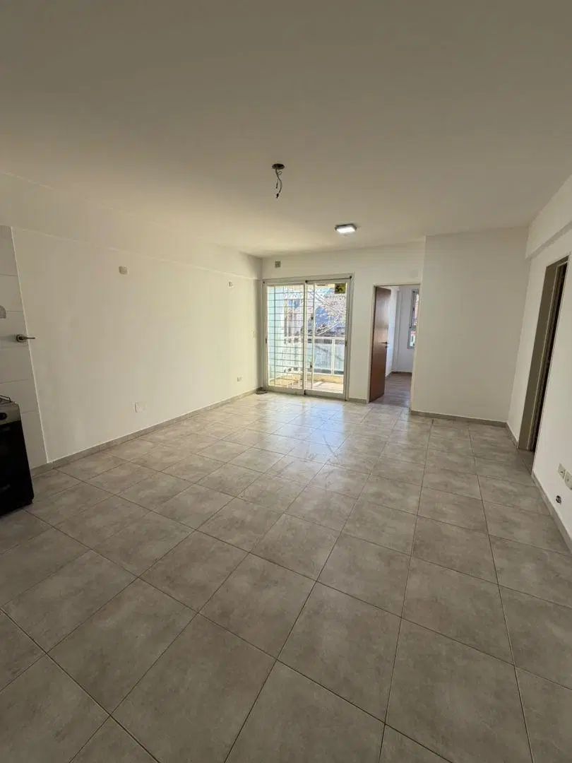 Departamento 2 ambientes. | Ricardo Gutierrez al 700 2