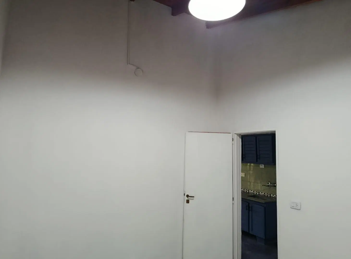EXCELENTE DTO. A ESTRENAR CON PATIO Y ENTRADA DE AUTO A ESTRENAR. 4
