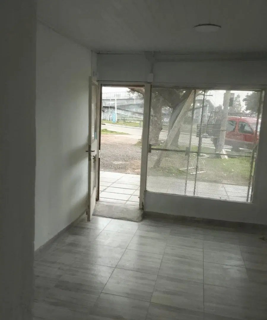 Local en Virrey Del Pino 1