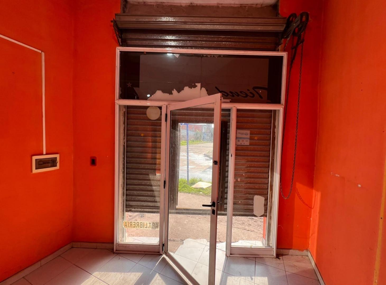 Foto de Locales en alquiler, Virrey del Pino, sobre asfalto., imagen 2