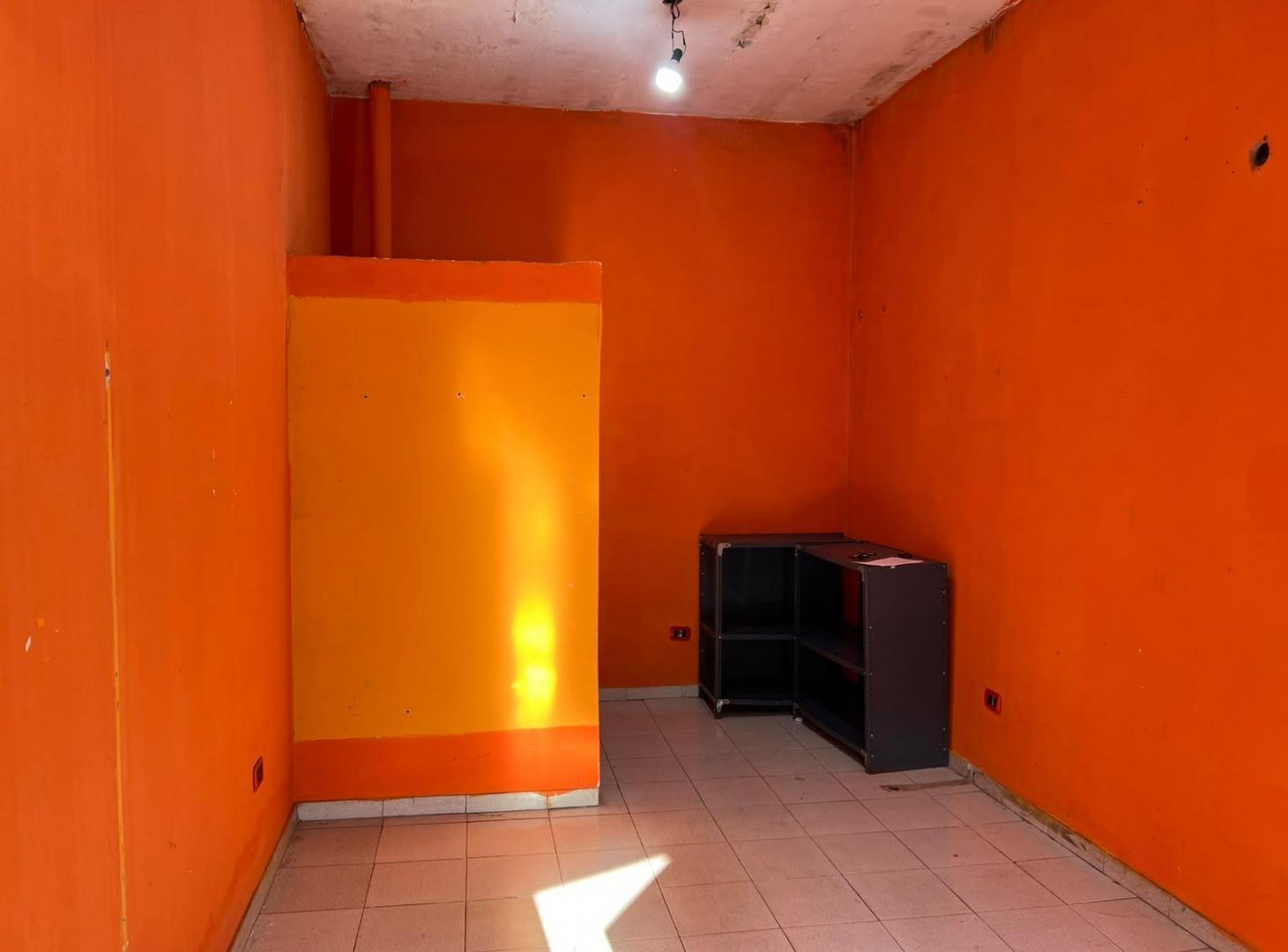 Foto de Locales en alquiler, Virrey del Pino, sobre asfalto., imagen 5