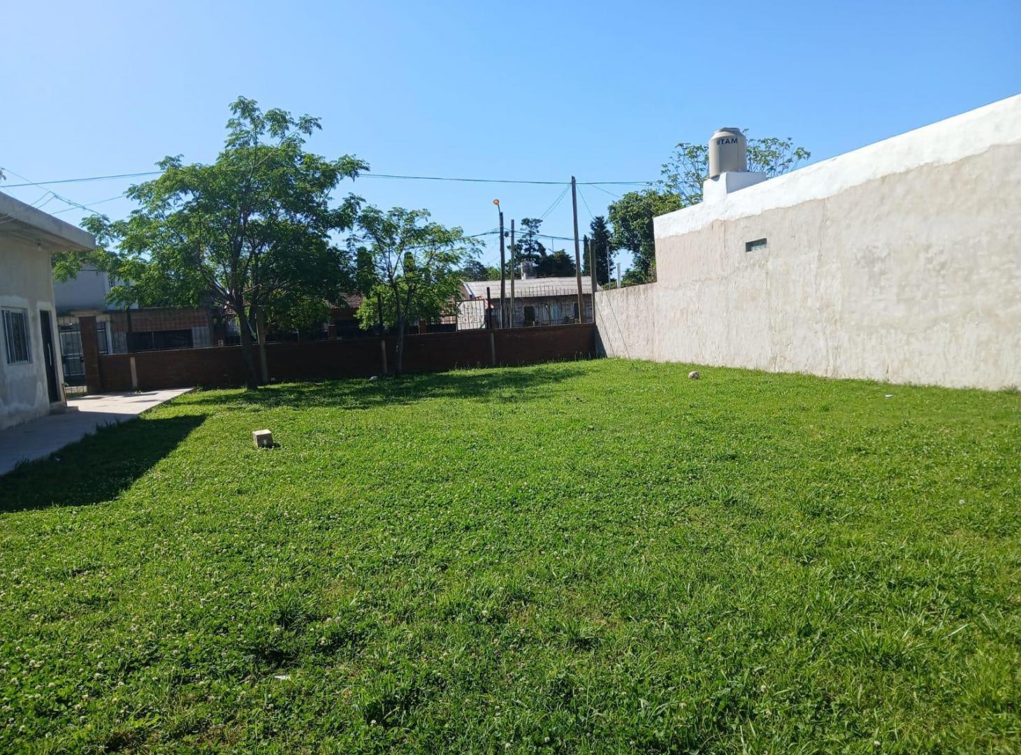 Foto de Terreno con chalet en Virrey Del Pino a dos cuadras de la ruta, imagen 3