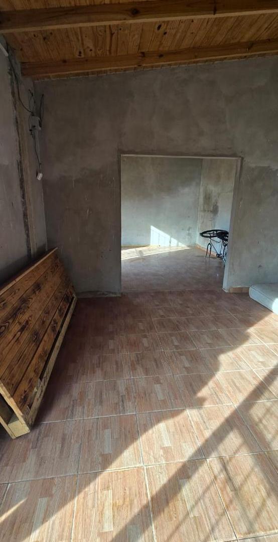 Foto de Terreno con chalet en Virrey Del Pino a dos cuadras de la ruta, imagen 5