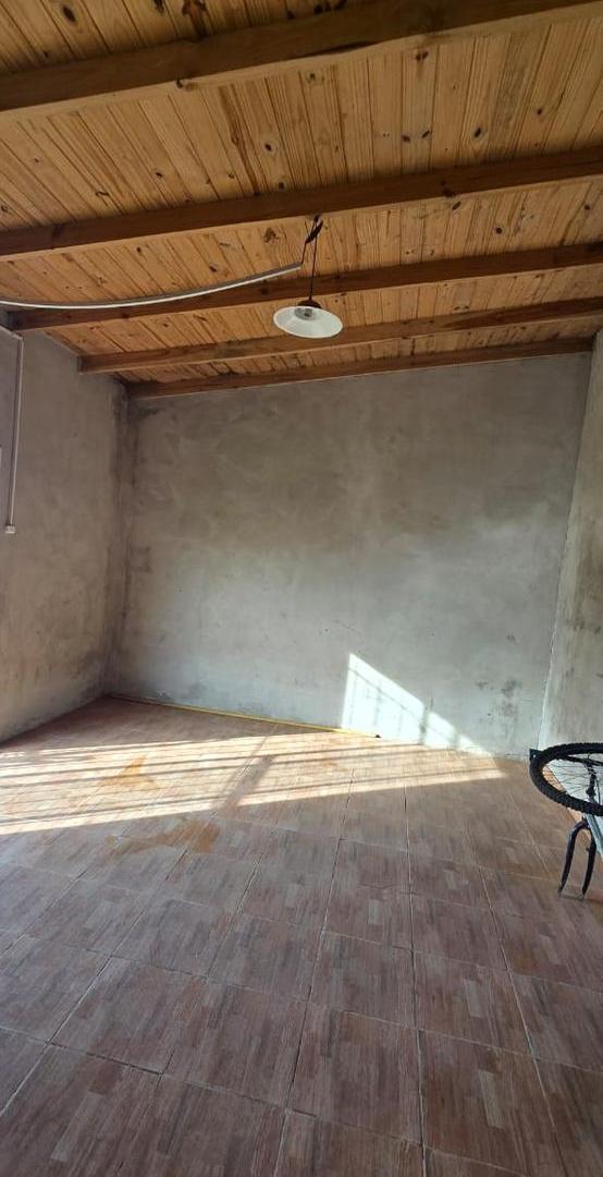 Foto de Terreno con chalet en Virrey Del Pino a dos cuadras de la ruta, imagen 4