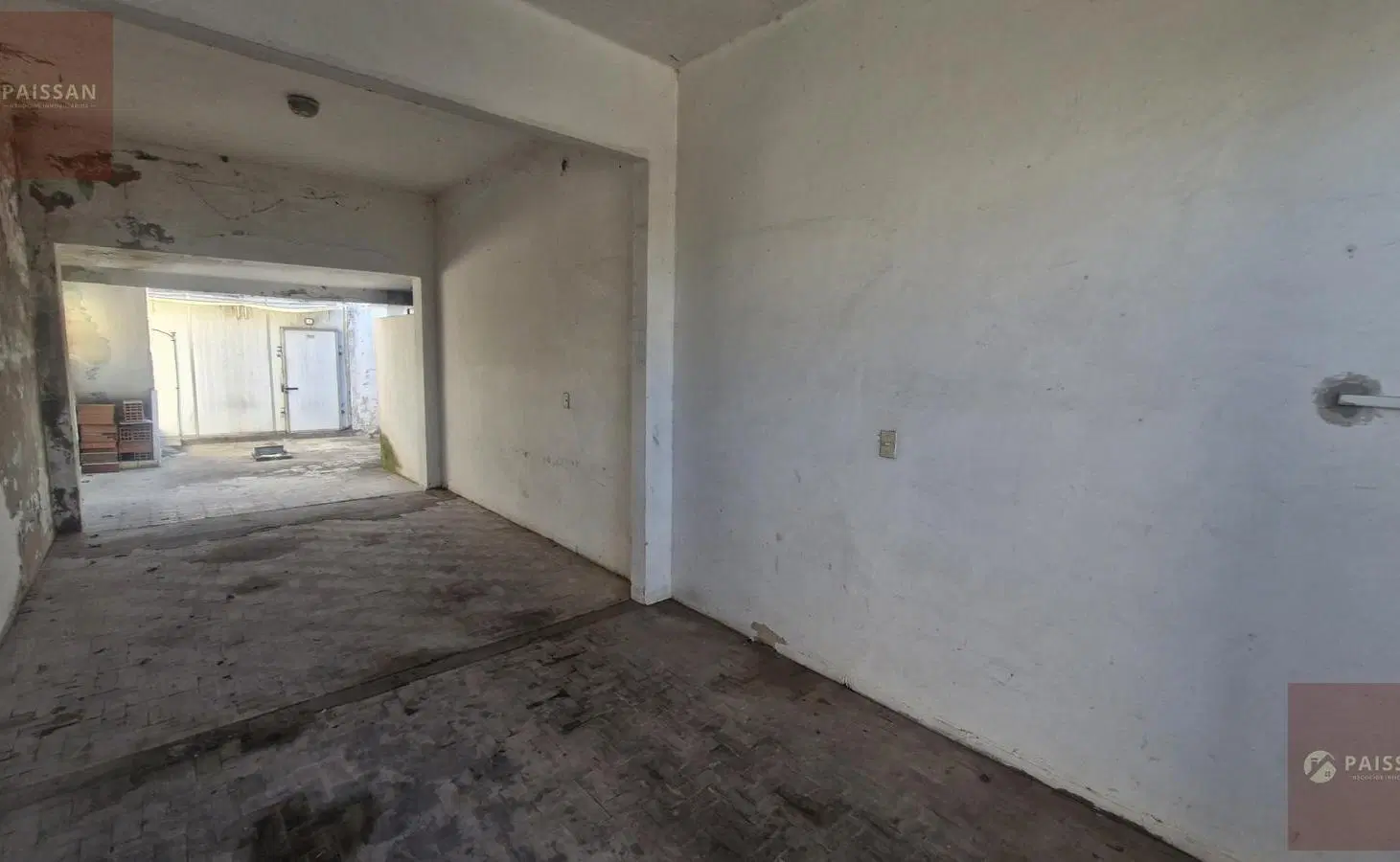 Galpón en venta con Casa de 3 ambientes independiente 8