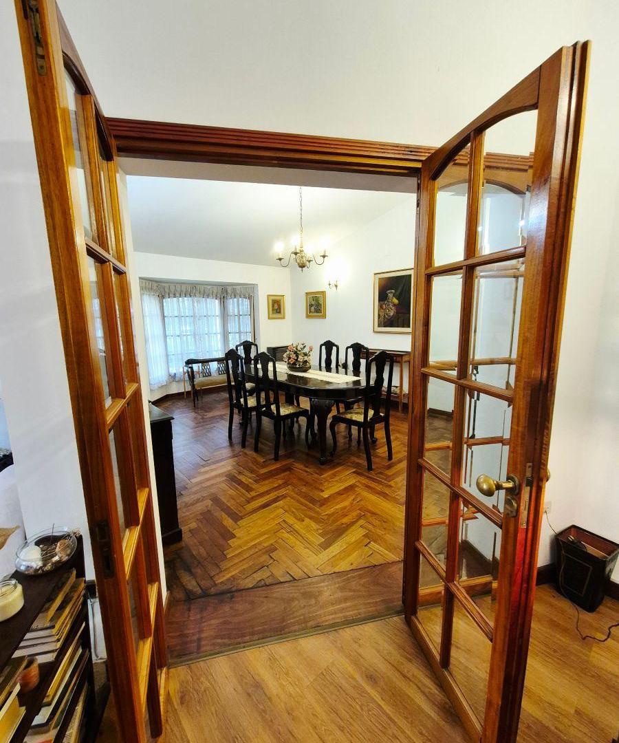 Foto de ADM VENDE Excelente Casa 3 dormitorios y dos baños - Bº Villa, imagen 2