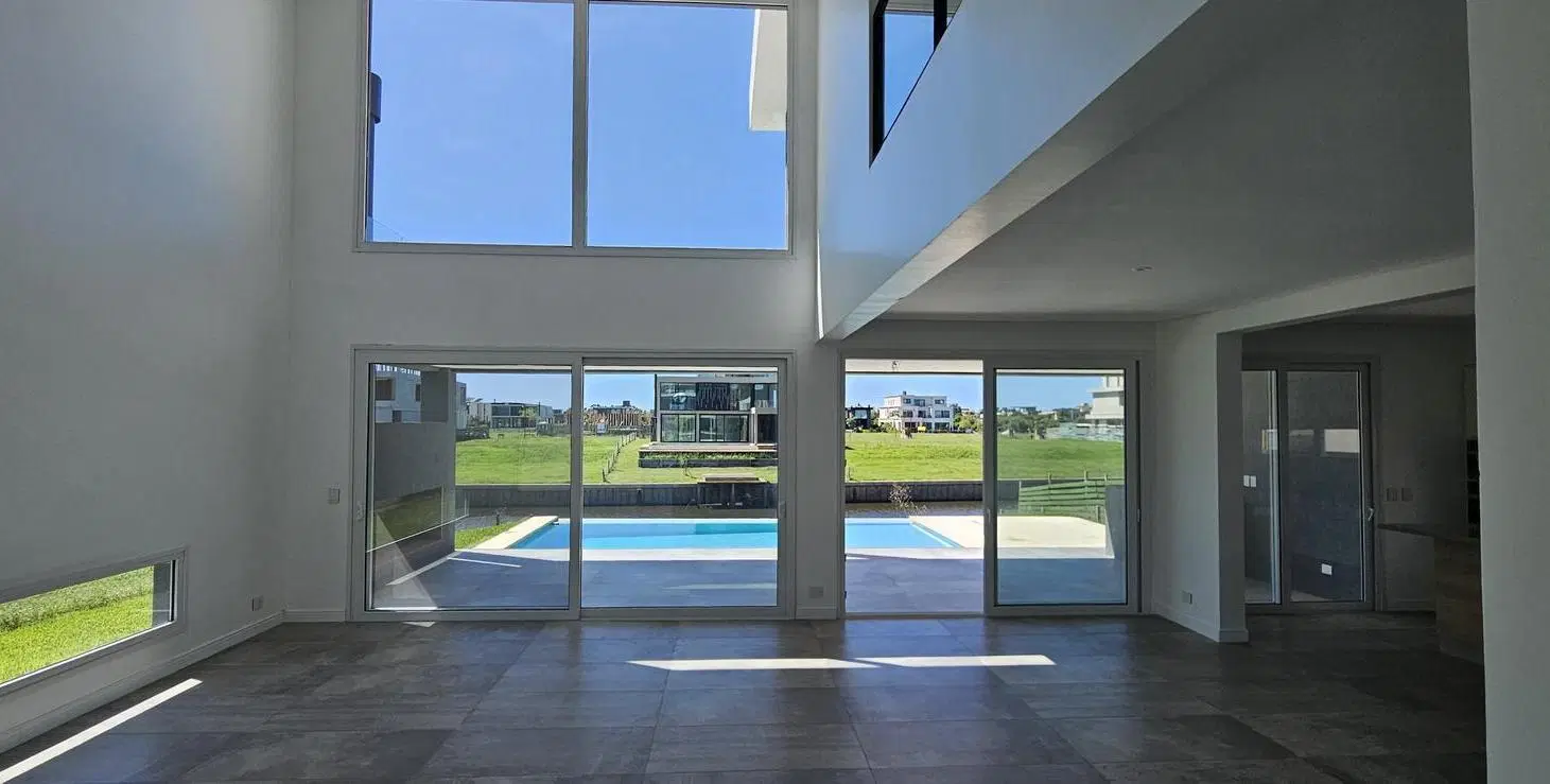 VENTA CASA EL YACHT NORDELTA: 5 DORMITORIOS - PLAYROOM - AMARRA PROPIA 2