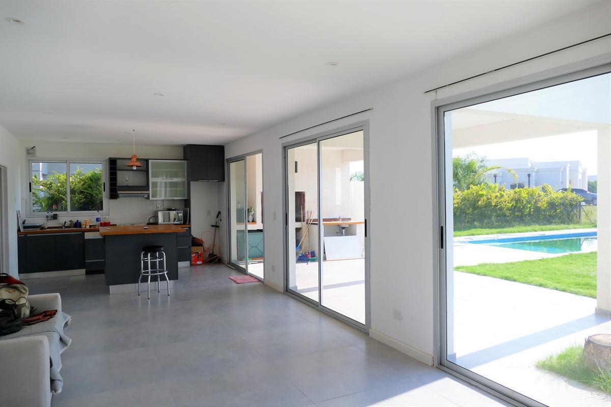 Foto de ALQUILER CASA ESCOBAR PUERTOS : 3 DORMITORIOS -DEPENDENCIA - PISCINA, imagen 2