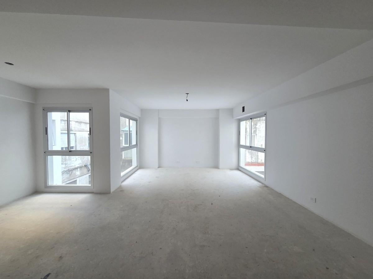 Foto de VENTA OFICINA RECOLETA: AMBIENTE ÚNICO DIVISIBLE: 3 ó 4, imagen 3