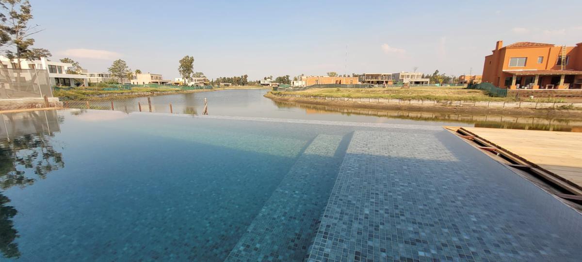 Foto de VENTA CASA LAGUNA GRANDE: 4 DORM CASA DE DISEÑO A LA LAGUNA - PISCINA, imagen 3
