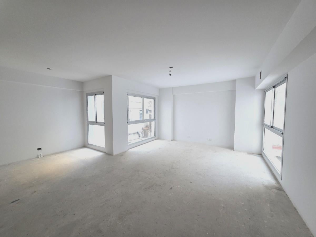 Foto de VENTA OFICINA RECOLETA: AMBIENTE ÚNICO DIVISIBLE: 3 ó 4, imagen 1
