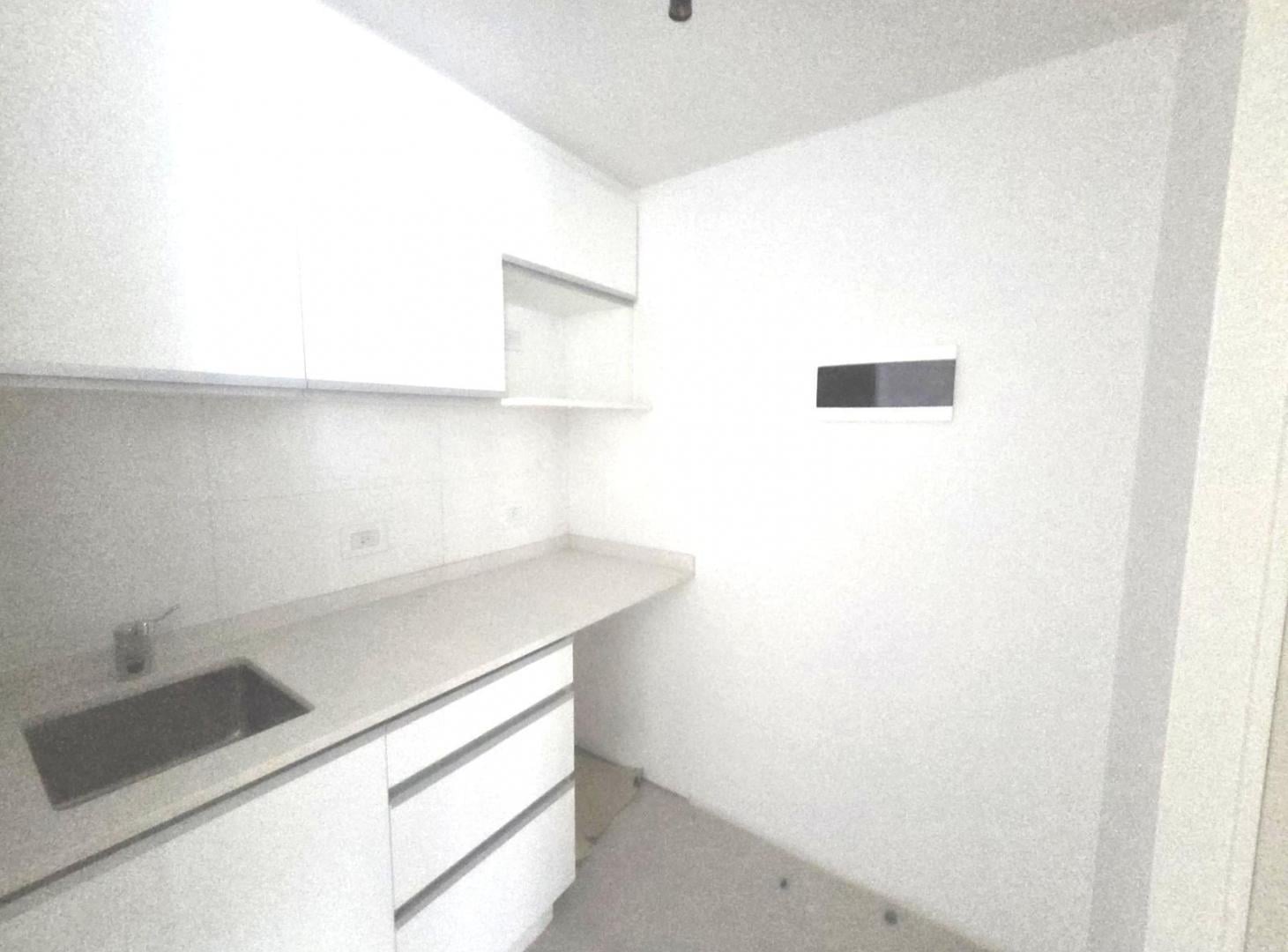 Foto de VENTA OFICINA RECOLETA: AMBIENTE ÚNICO DIVISIBLE: 3 ó 4, imagen 5
