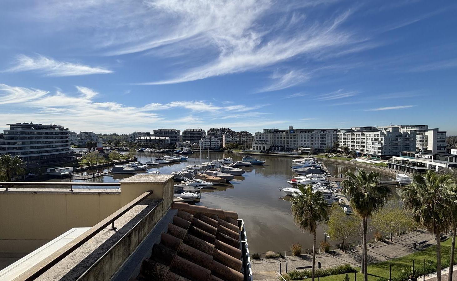 Foto de VENTA DEPARTAMENTO TERRAZAS BAHÍA NORDELTA: 2 DORM -COCHERA- BAULERA, imagen 2