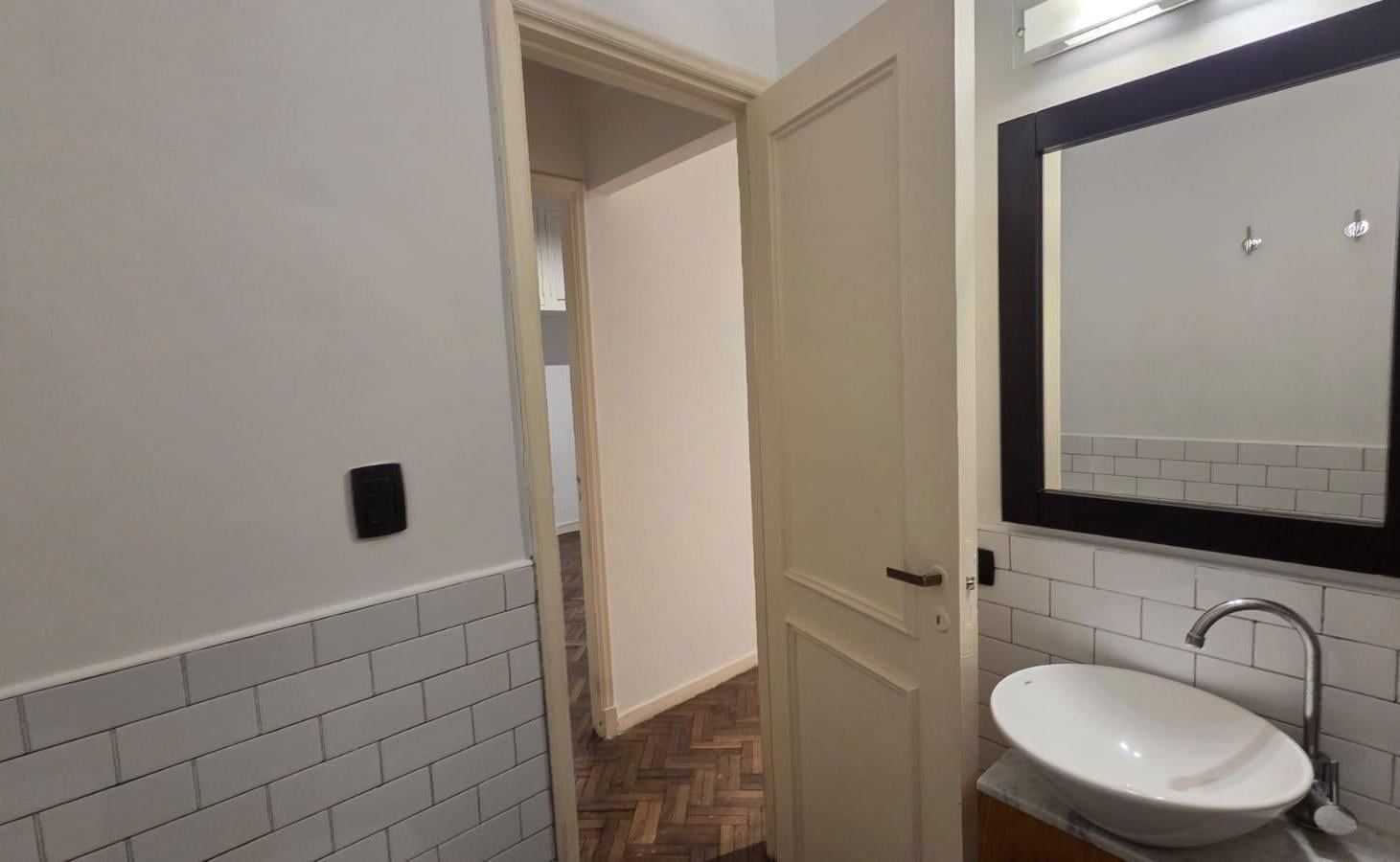 Foto de VENTA DEPARTAMENTO EN RECOLETA: 2 AMBIENTES RECICLADOS -PRÓXIMO, imagen 5