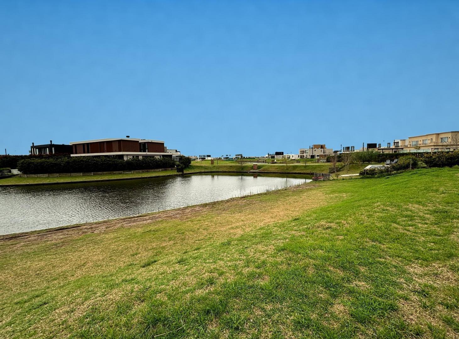 Foto de VENTA TERRENO - LOTE COSTAS: 905 M2 A LA LAGUNA CENTRAL -ACEPTAN, imagen 2