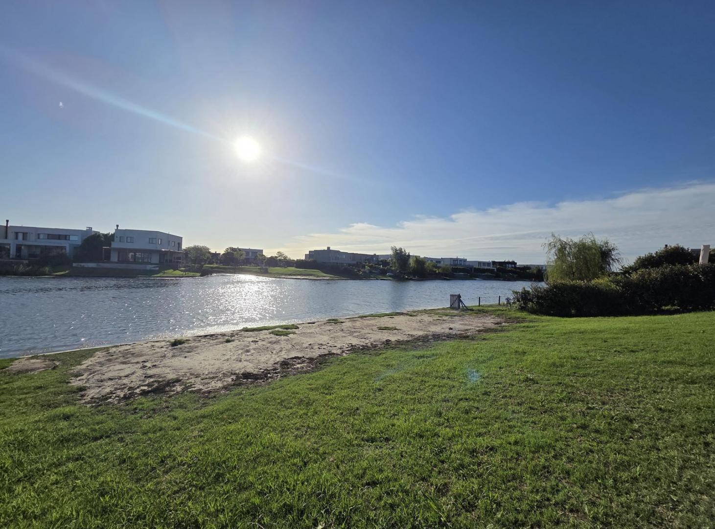 Foto de VENTA LOTE B° CEIBOS PUERTOS: LOTE AL AGUA 800M2 - LISTO P/CONSTRUIR, imagen 4