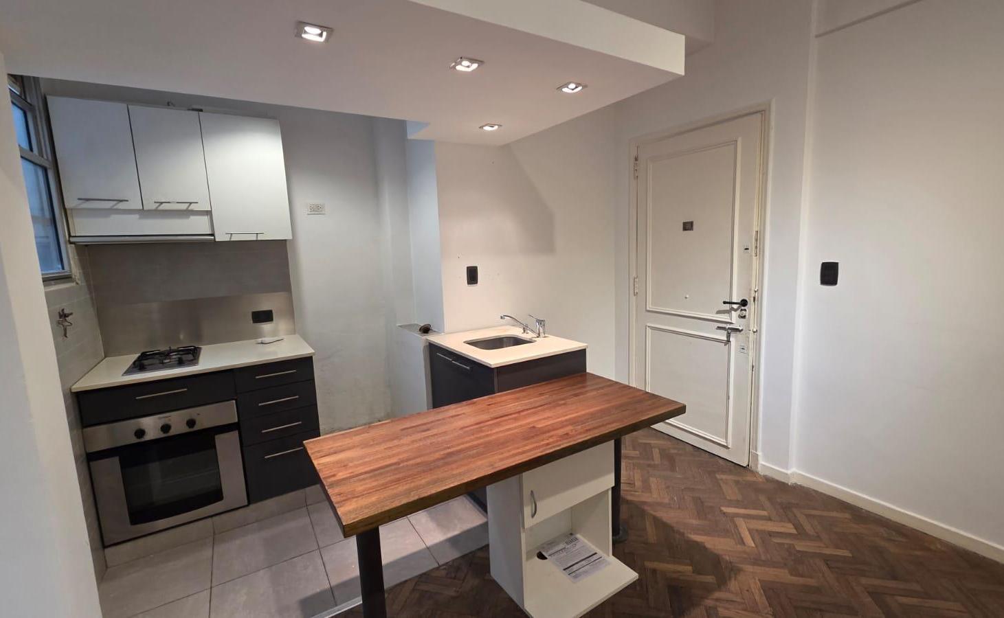 Foto de VENTA DEPARTAMENTO EN RECOLETA: 2 AMBIENTES RECICLADOS -APTO PROF. Y, imagen 5