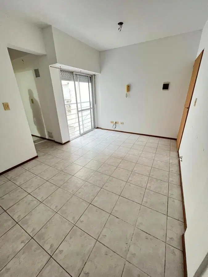 Alquiler 1 dormitorio contrafrente excelente ubicación sin balcon 3