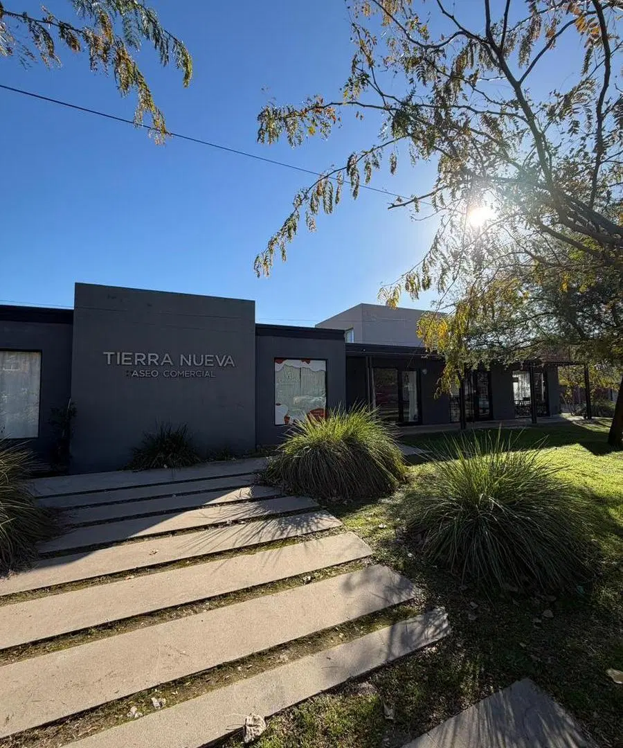 Local comercial en Tierra nueva Fisherton excepcional ubicación 2