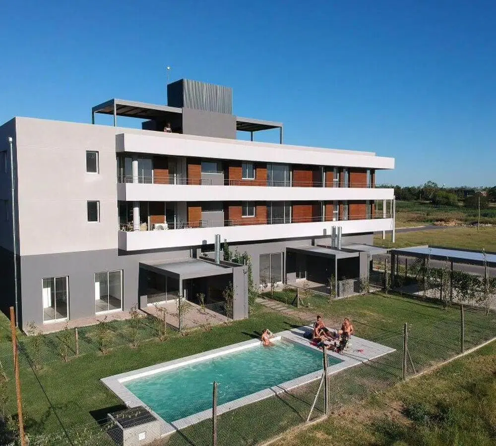 Departamento 1 Dormitorio en condominio c/cochera fisherton 4