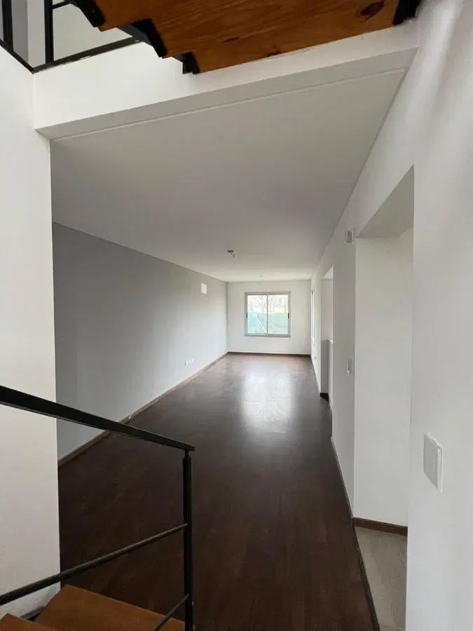 CASA EN ALQUILER BARRIO TIERRA NUEVA- 2 DORMITORIOS   JARDIN   COCHERA DOBLE 3