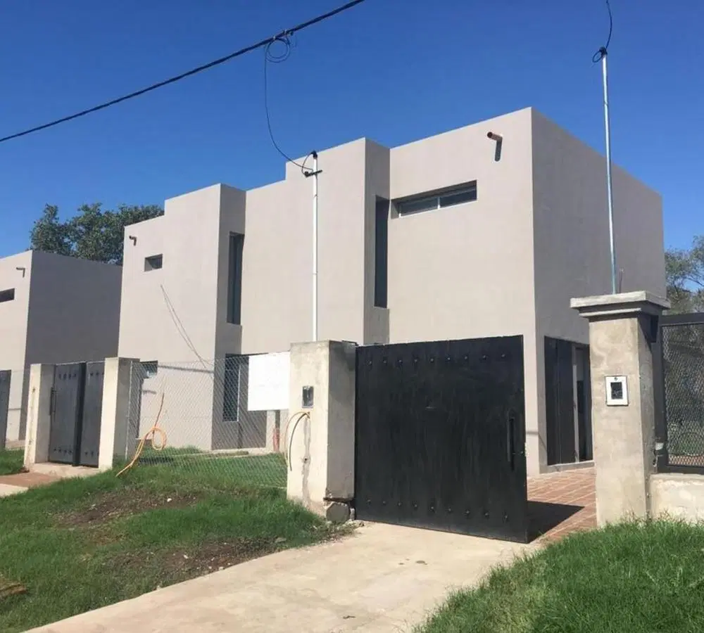 CASA EN ALQUILER BARRIO TIERRA NUEVA- 2 DORMITORIOS   JARDIN   COCHERA DOBLE 5