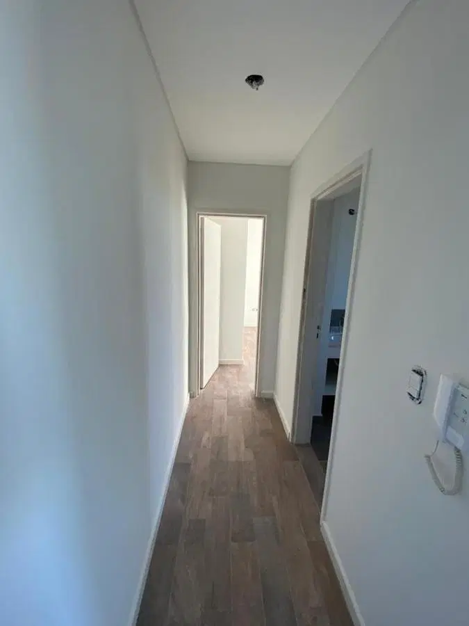 Departamento 1 Dormitorio con amplio balcón corrido y 1 cochera en Fisherton 5