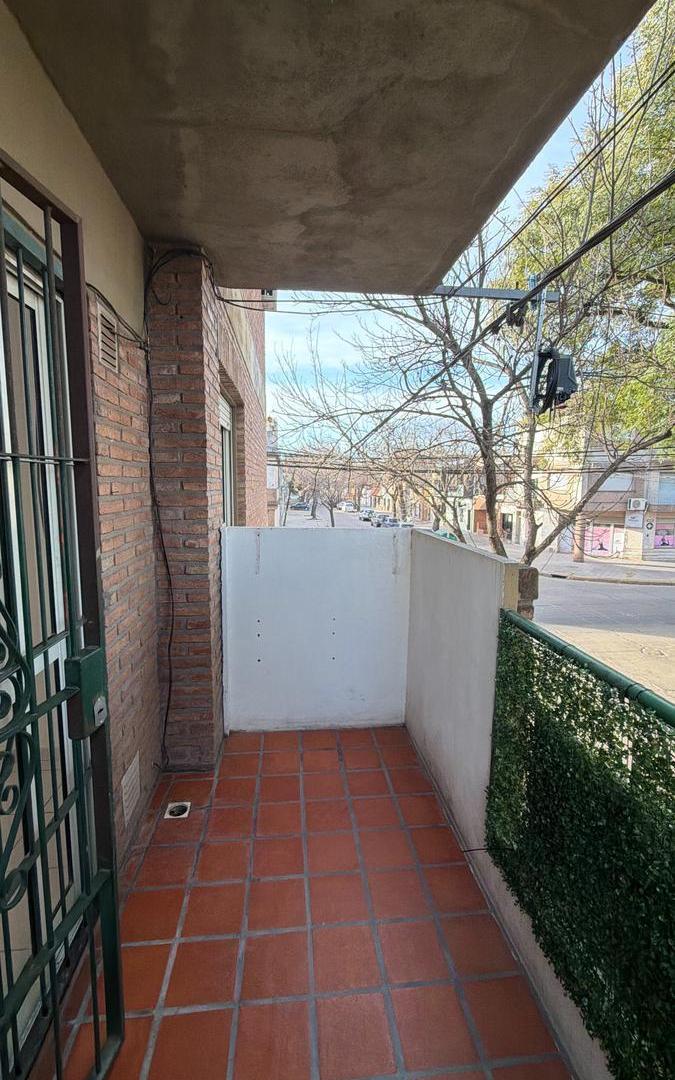 Foto de 1 dormitorio con balcón al frente y lavadero, posee gas, imagen 5