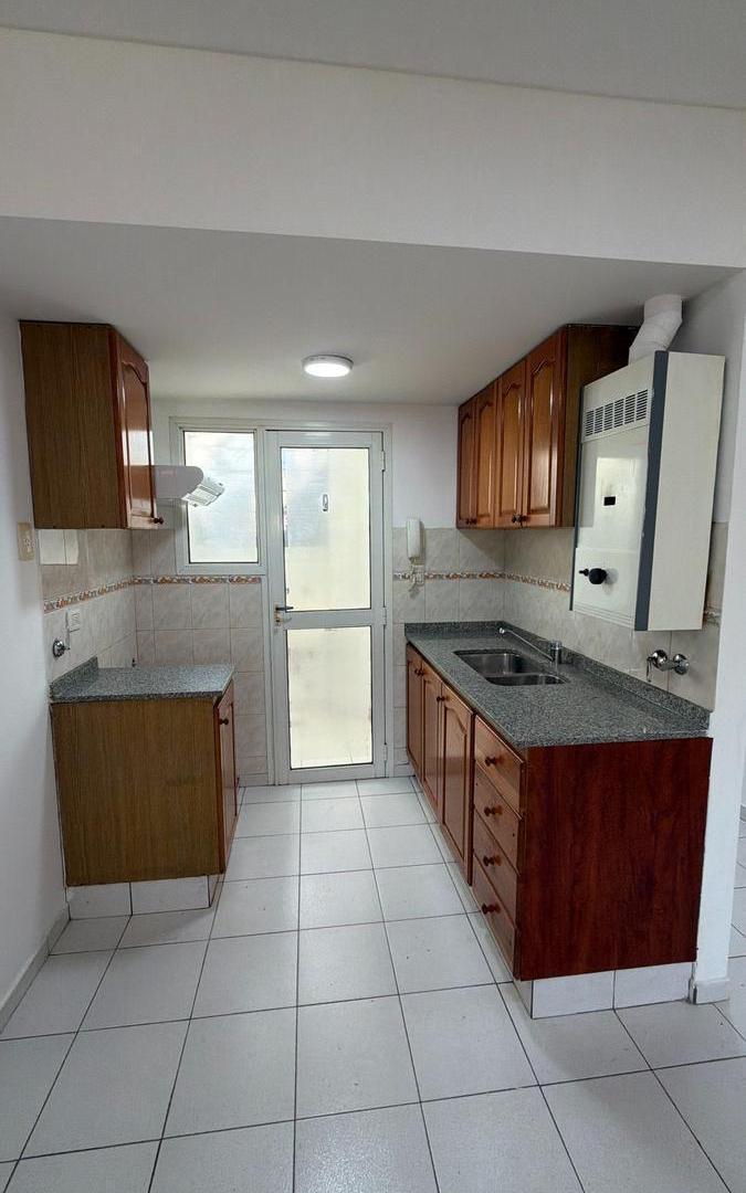 Foto de 1 dormitorio con balcón al frente y lavadero, posee gas, imagen 2