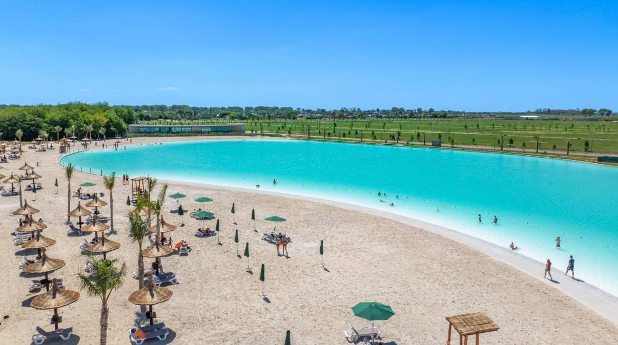 Foto de Oportunidad Terreno en Vida Lagoon con fondo a reservorio 792 m2, imagen 1