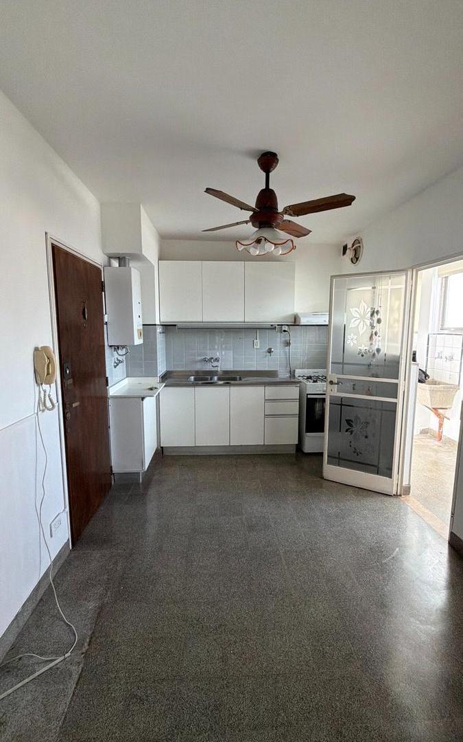 Foto de Departamento de 3 dormitorios mas dependencia Impecable 122 m2 Centro, imagen 2