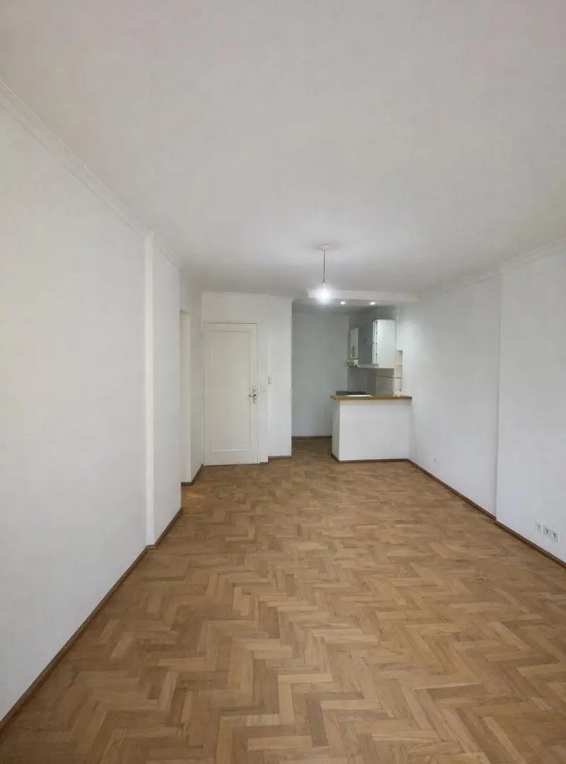 Venta departamento 1 dormitorio, con balcon a 5 cuadras UNC 3