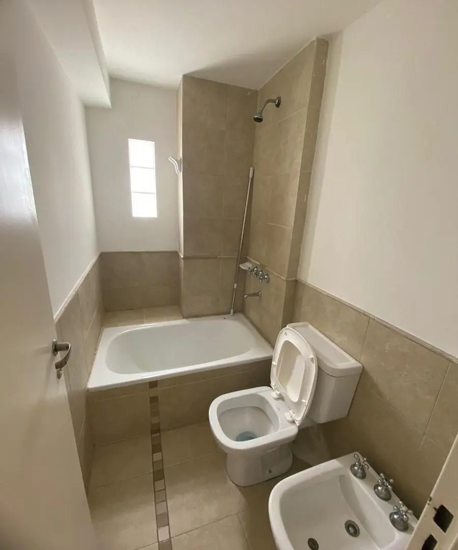 Venta departamento 1 dormitorio, con balcon a 5 cuadras UNC 4