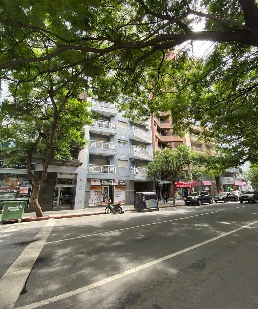 Venta departamento 1 dormitorio, con balcon, excelente vista. Nva. Cordoba 4