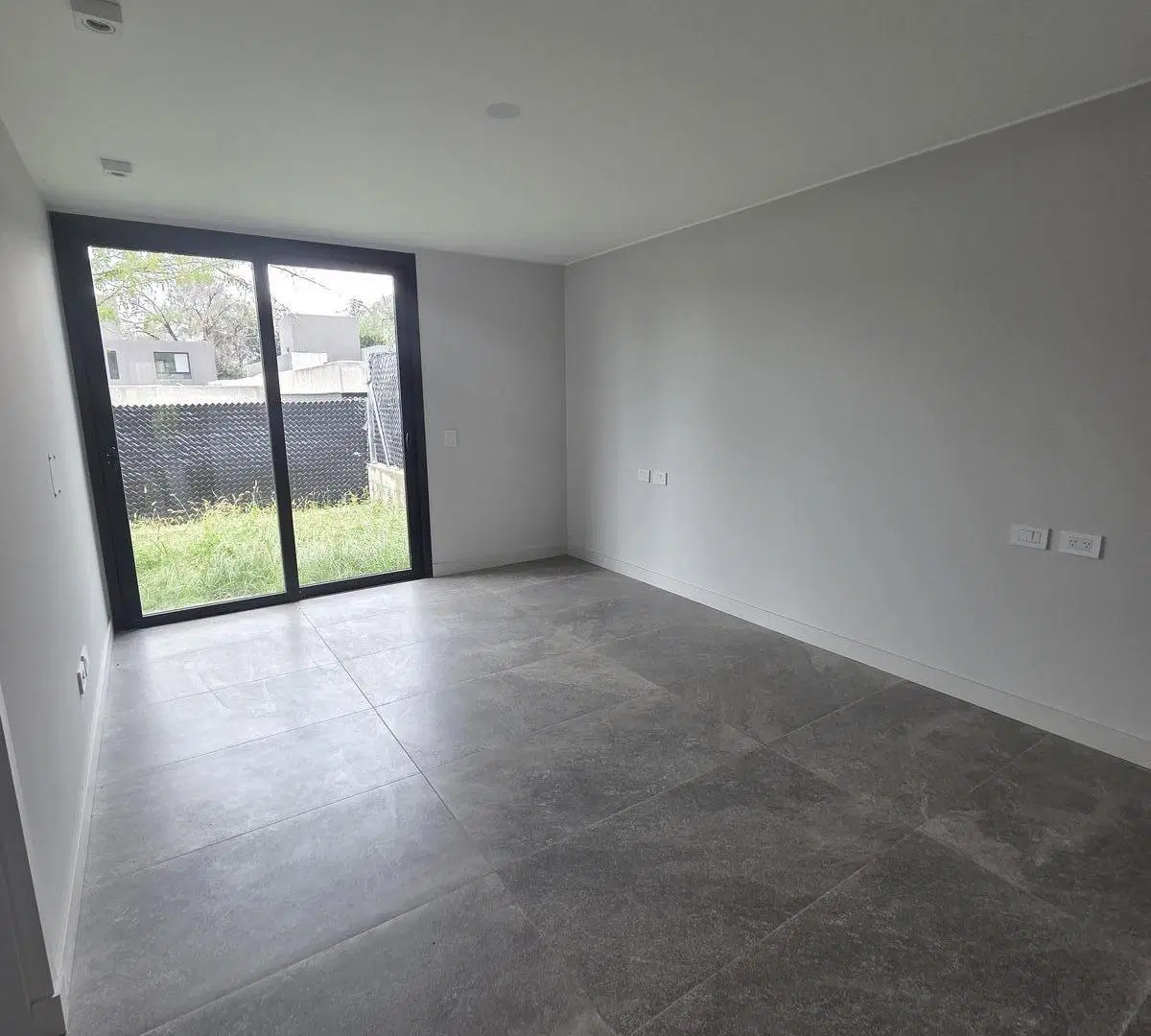 En Venta + Casa en Villa Warcalde + Housing con seguridad + 3 dormitorios y posesión inmediata. 5