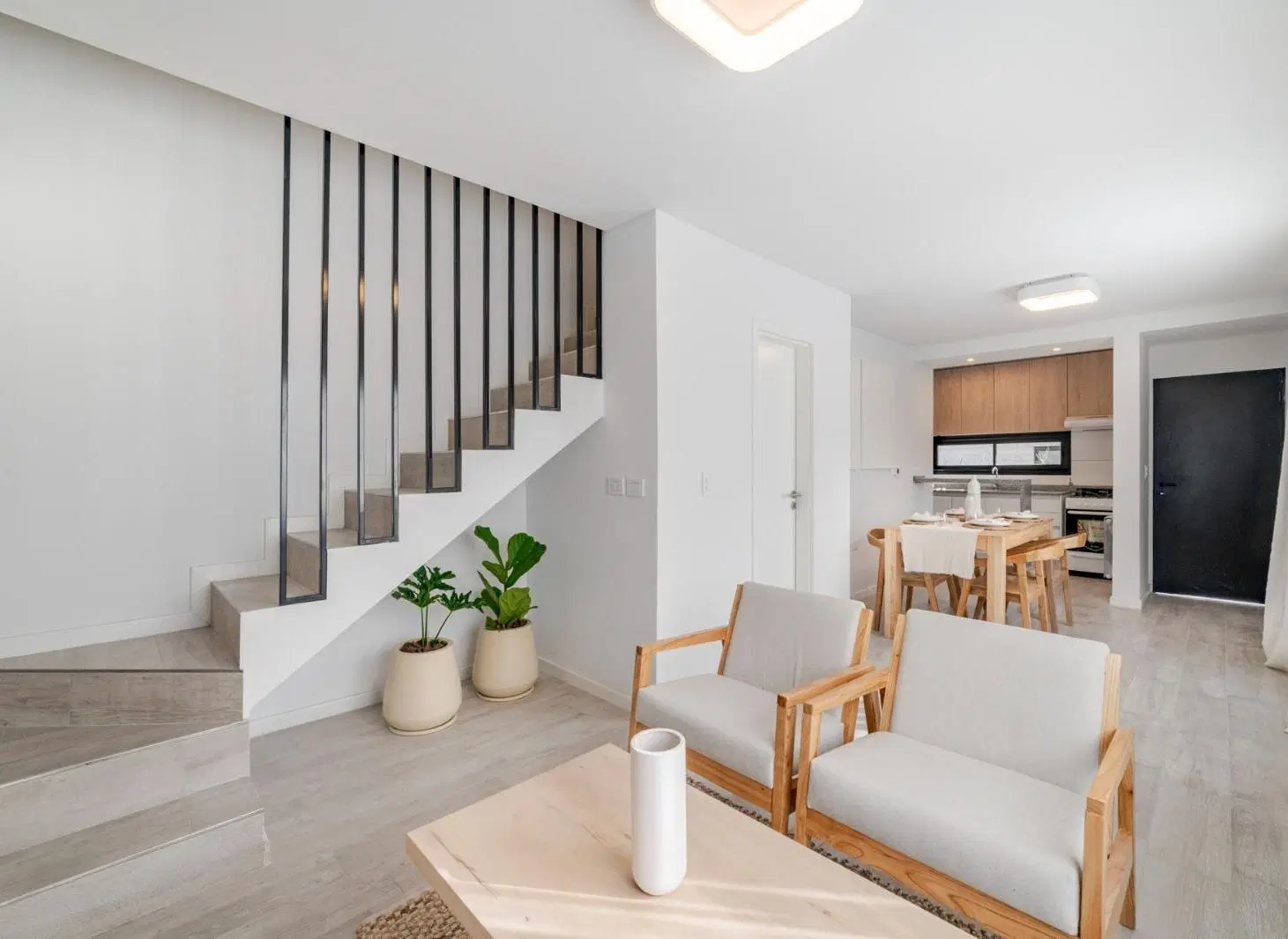 CASAS DUPLEX 2 Y 3 DORMITORIOS EN VENTA A ESTRENAR CON PATIO Y COCHERA EN NUEVA POETA LUGONES 3
