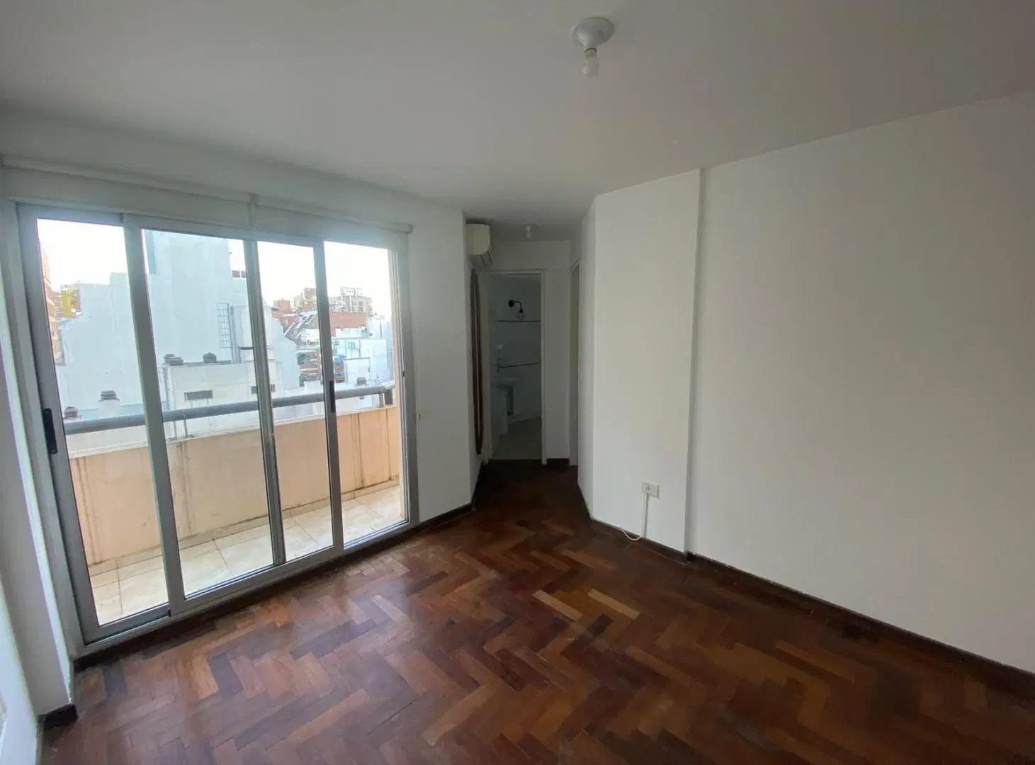 Alquiler depto 1 dormitorio piso alto con balcon 4